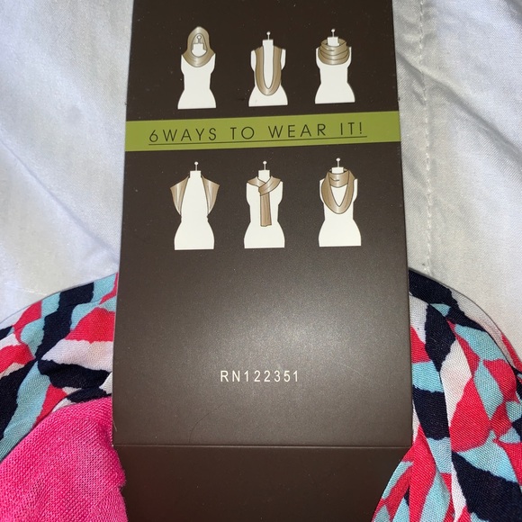 Geometric Infinity Scarf - Picture 2 of 3